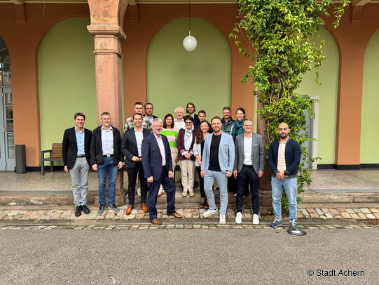 Über den gefassten Beschluss freuen sich Vertreterinnen und Vertreter aus Schutterwald, Schwanau, Achern, Lahr, Seelbach, Friesenheim, Kehl, Appenweier, Oberkirch, Gengenbach und Willstätt sowie des Netzwerkmanagements.