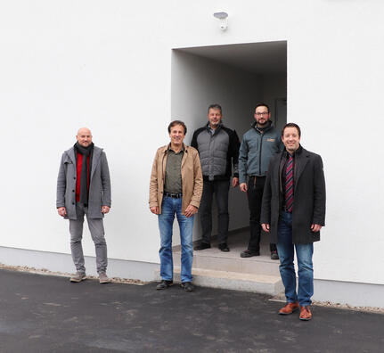 (v.l.) Architekt Michael Friedenauer, Ordnungsamtsleiter Ralf Wiedemer, Jochen Klumpp und Ulrich Armbruster (beide Fa. Domus), Bürgermeister Manuel Tabor
